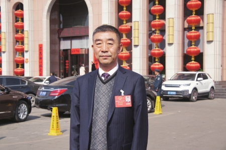 晋利开云(中国)公司董事长郝佃英参加朔州市第六届人民代表大会第六次会议